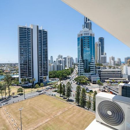 Large Surfers Paradise Apartment With Fantastic Views Gold Coast Exterior photo
