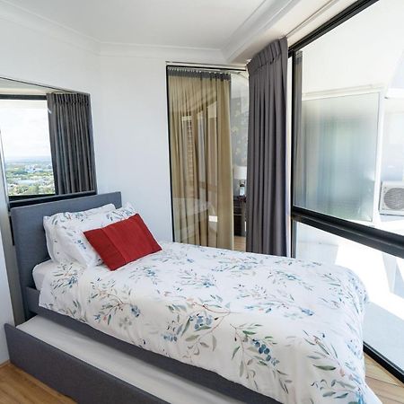 Large Surfers Paradise Apartment With Fantastic Views Gold Coast Exterior photo