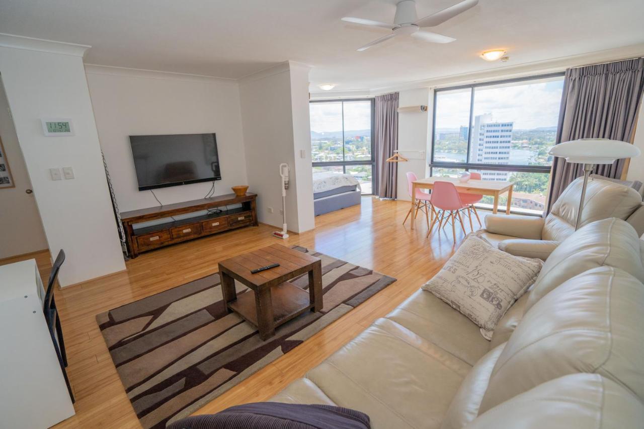 Large Surfers Paradise Apartment With Fantastic Views Gold Coast Exterior photo
